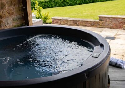 Luxury holiday cottage with hot tub in the Peak District | Ford Old Hall Barn
