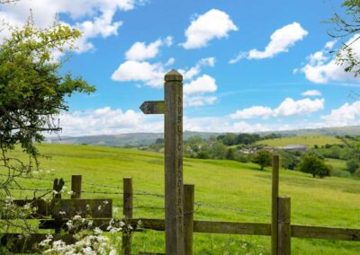 Luxurious holiday cottage with hot tub and beautiful views of the Peak District | Ford Old Hall Barn
